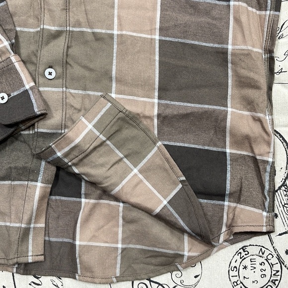 💥 PAIGE Everett Plaid Flannel Button-Up Shirt - Picture 9 of 10